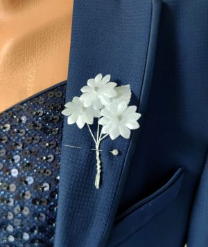 Бутониера в бяло 450