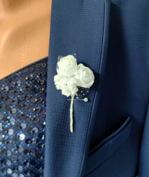 Бутониера в бяло 451