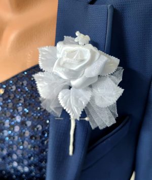 Бутониера в бяло 452