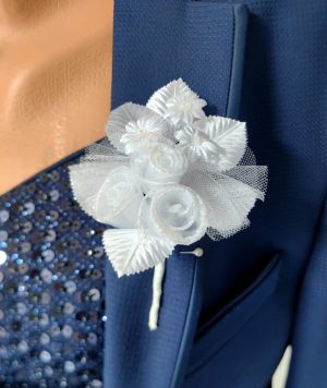 Бутониера в бяло 453